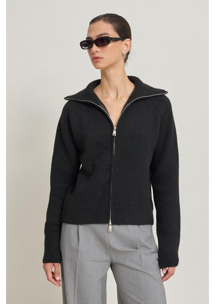 Siyah Uzun Kollu Fermuar Detaylı Triko fiyatları