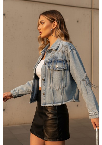 Kadın Açık Mavi Düğmeli yıldız Taş Işlemeli Püsküllü/zincirli Kısa Jean Kot Ceket – Şık Kadın Jean Ceket fiyatları