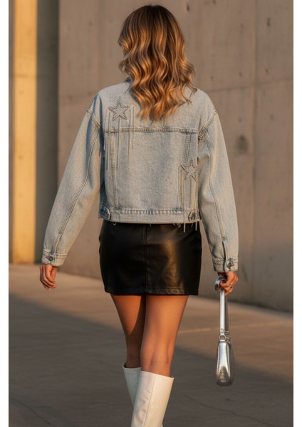 Kadın Açık Mavi Düğmeli yıldız Taş Işlemeli Püsküllü/zincirli Kısa Jean Kot Ceket – Şık Kadın Jean Ceket indirimleri