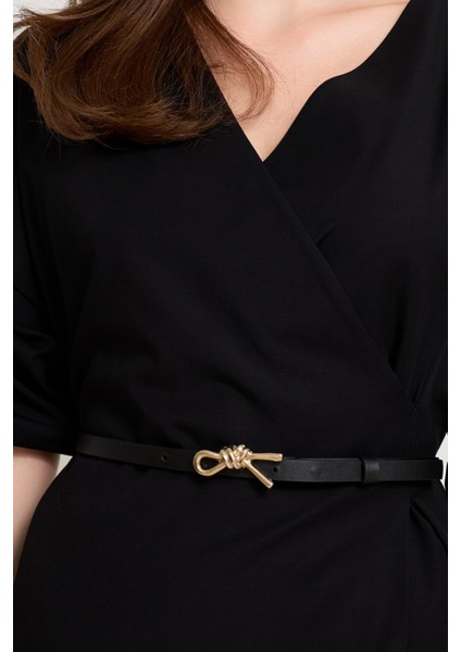 Siyah Kruvaze Yaka Kol Detaylı Tam Kalıp Midi Boy Elbise fırsatları