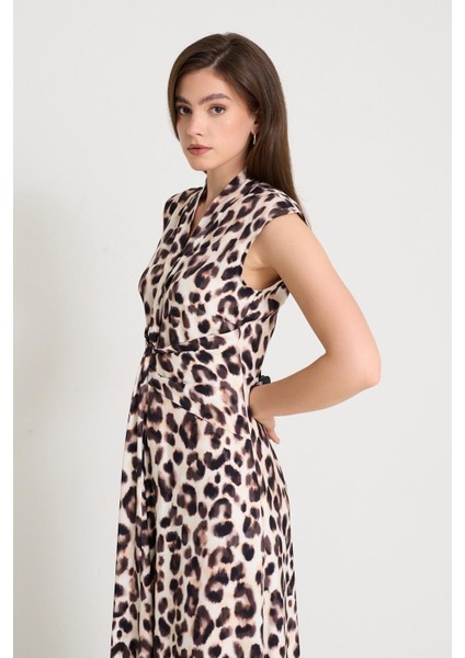 Krem - Acı Kahve Kolsuz Yaka ve Bel Detaylı Leopar Desenli Midi Boy Elbise modelleri