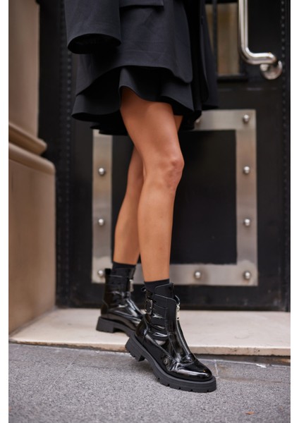 Area Kadın Siyah Gercek Deri On Fermuar Strec Detayli Bot fırsatları