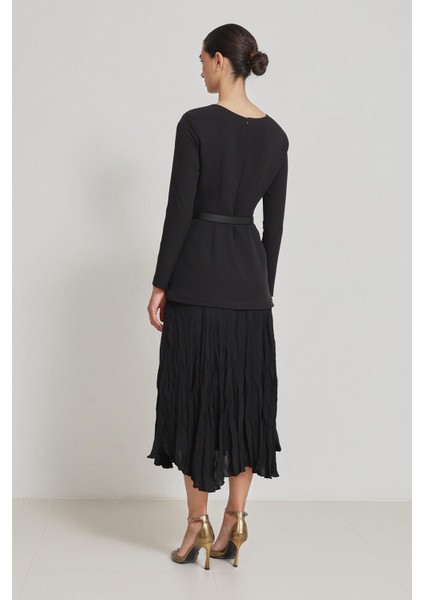 Siyah Belden Kemer ve Etekte Asimetrik Detaylı Uzun Kollu Midi Boy Elbise indirimleri