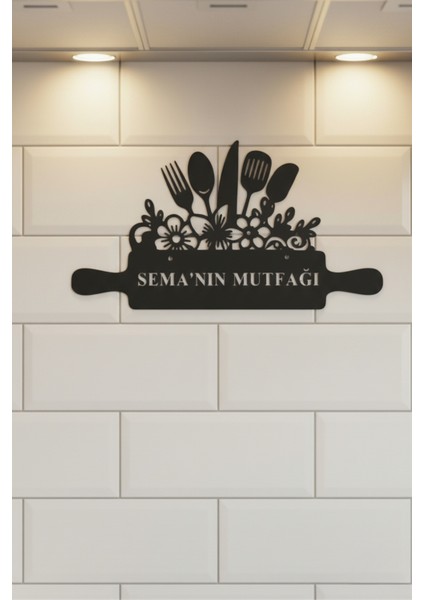 Kişiselleştirilmiş Isimli Metal Mutfak Tablosu Dekoratif Oklava Çiçek Figürü Ev Hediyesi