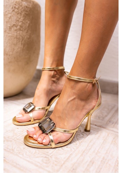 Sosa Kadın Altın Mucevher Taş Detay Topuklu Sandalet modelleri
