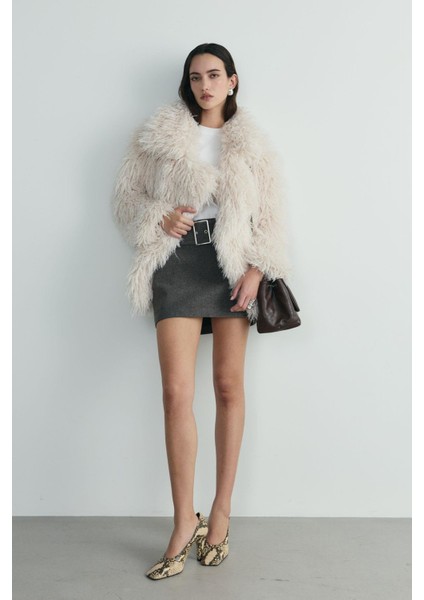 Ekru Core Geniş Yakalı Kürk Ceket indirimleri