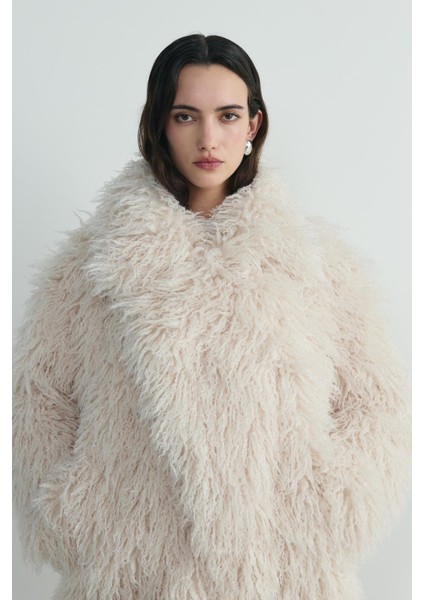 Ekru Core Geniş Yakalı Kürk Ceket