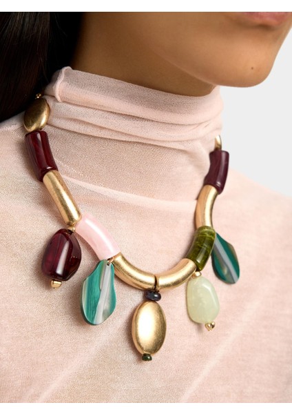 Taş Efektli Charmlı Kısa Kolye