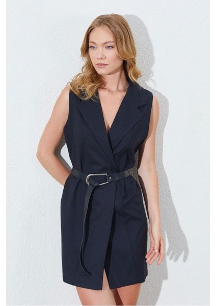 Kemer Detaylı Kolsuz Ceket Elbise