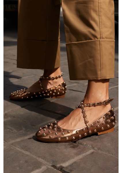 Rebecka Kadin Siyah Troklu Babet fiyatları