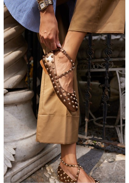 Rebecka Kadin Siyah Troklu Babet