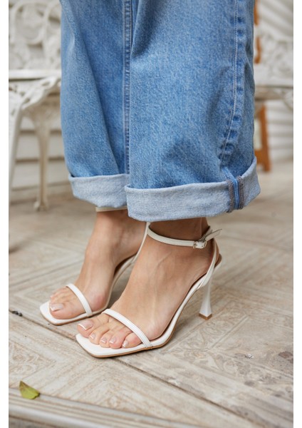 Lemina Kadın Siyah Tek Bant Topuklu Sandalet