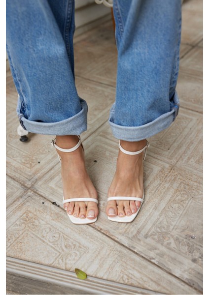 Lemina Kadın Siyah Tek Bant Topuklu Sandalet