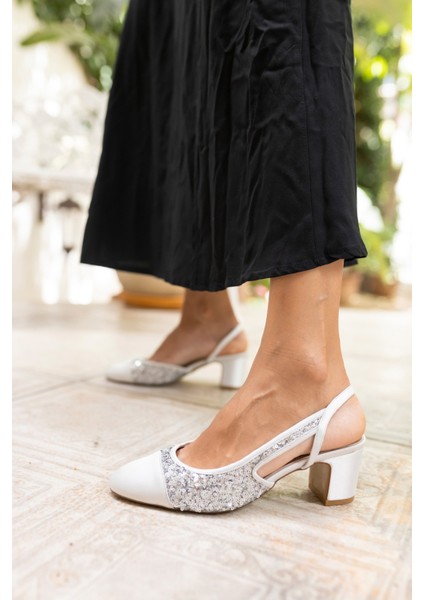 Guehi Kadin Gumus Saten Payet Pul Detayli Topuklu Sandalet
