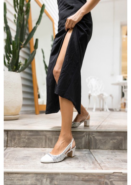 Guehi Kadin Gumus Saten Payet Pul Detayli Topuklu Sandalet