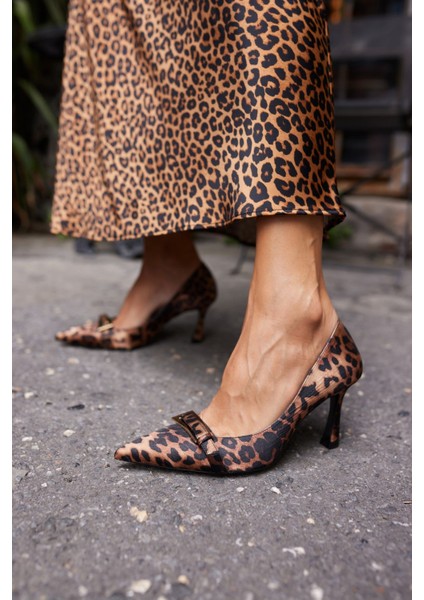 Elena Kadın Siyah Rugan Toka Detay Topuklu Ayakkabi