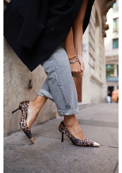 Bolin Kadin Leopar Burun Demır Detay Topuklu Ayakkabi
