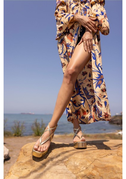 Parades Kadın Nude Dolgu Taban Parmak Arası Sandalet modelleri