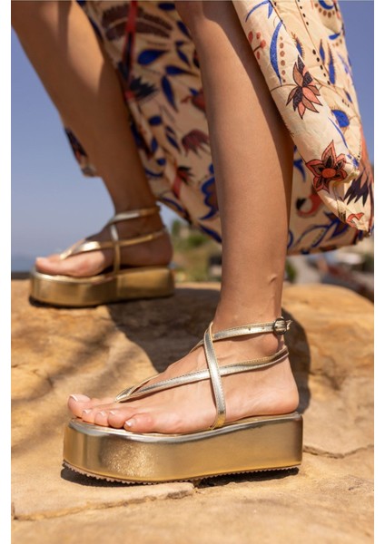 Parades Kadın Nude Dolgu Taban Parmak Arası Sandalet