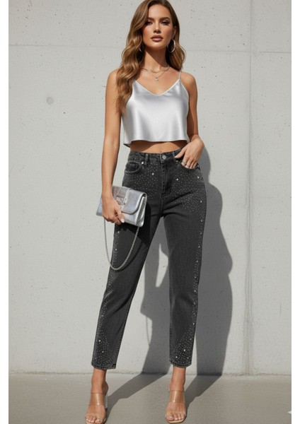 Kadın Yüksek Bel Taşlı-Taş Detaylı Antrasit Mom Jean Pantolon – Şık Denim Kadın Pantolon