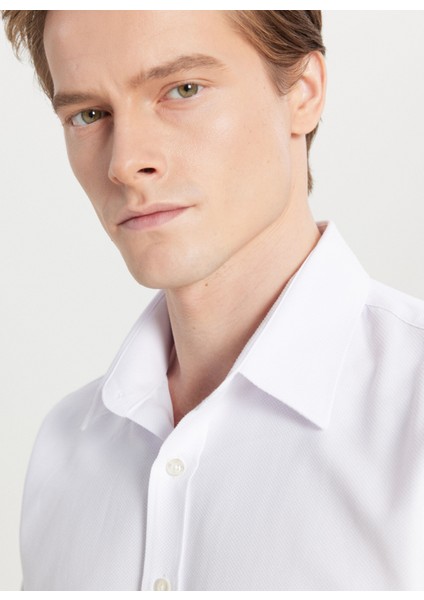 Regular Fit Klasik Yaka Beyaz Erkek Gömlek ACE020261598_BYZ fırsatları