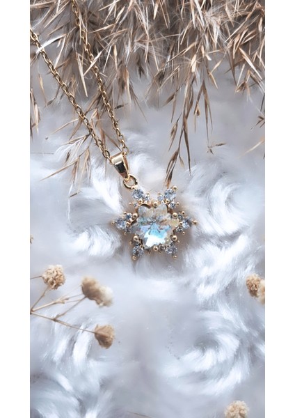 Çevresi Beyaz Zirkon Taşlı Kar Tanesi Çelik Kolye