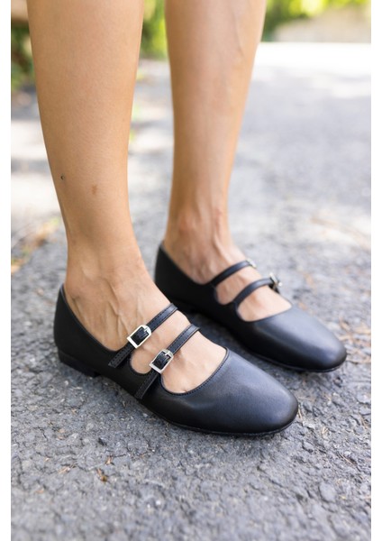 Rabiot Kadin Beyaz Toka Detayli Babet