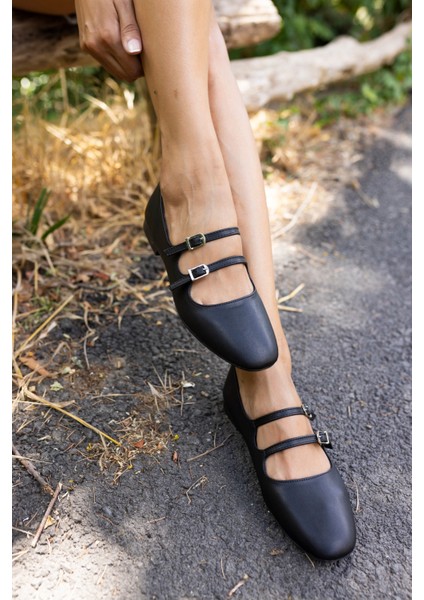 Rabiot Kadin Beyaz Toka Detayli Babet