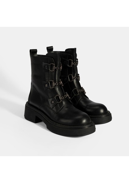 Kadın Siyah Metal Toka Detaylı Deri Postal Bot