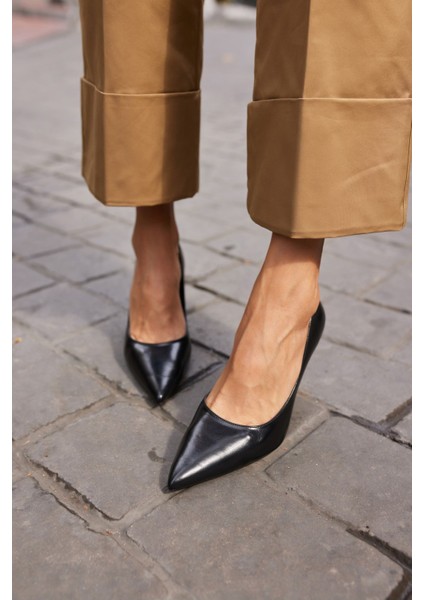 Goccila Kadin Siyah Duz Topuklu Stıletto fiyatları