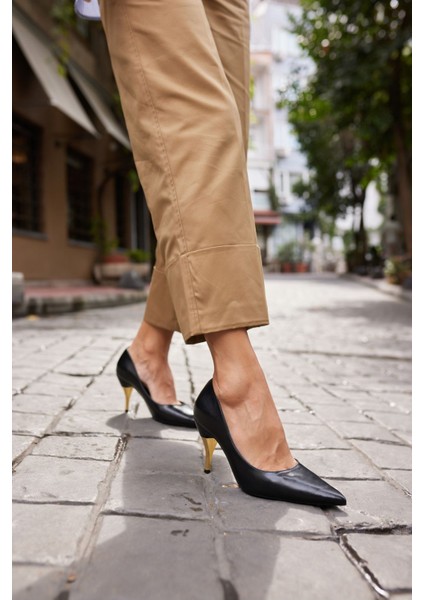 Goccila Kadin Siyah Duz Topuklu Stıletto