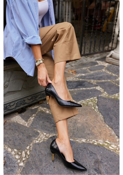 Goccila Kadin Siyah Duz Topuklu Stıletto