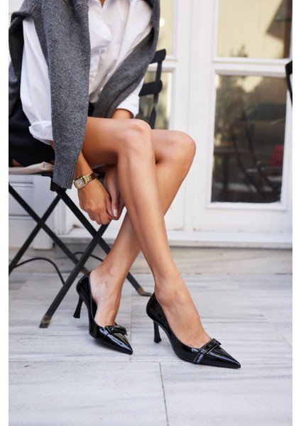 Elena Kadın Siyah Rugan Toka Detay Topuklu Ayakkabi