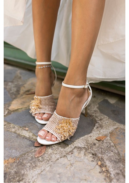 Bernardo Kadın Beyaz Keten Detayli Topuklu Bantli Sandalet