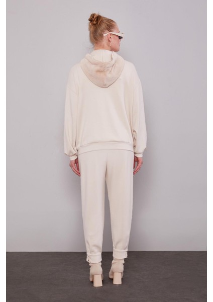 Krem Peluş Şapkalı Ikili Takım