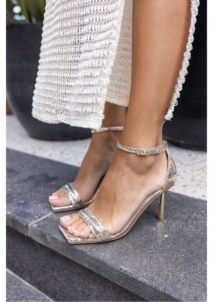 Clauss Kadın Bej Rugan Tek Bant Topuklu Sandalet modelleri