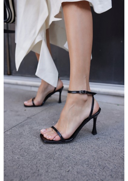 Lemina Kadın Siyah Tek Bant Topuklu Sandalet