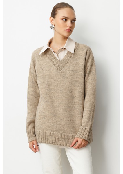 V Yaka Oversize Bej Rengi Triko Kazak fiyatları