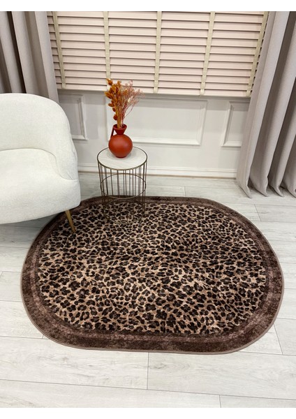 Leopar Desenli Oval Lateks Deri Halı modelleri