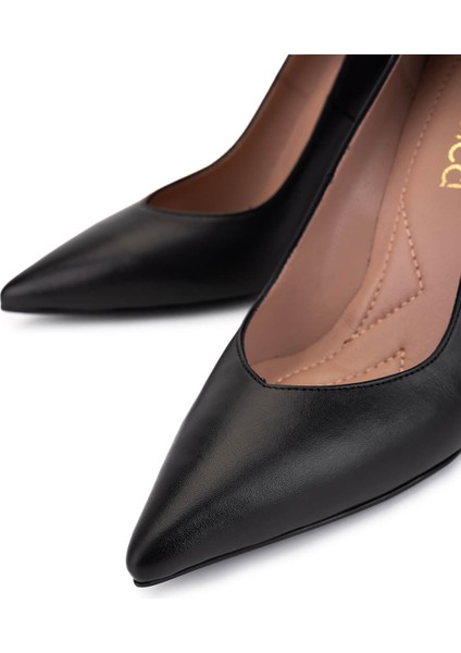 Kadın Hakiki Deri Siyah Deri Topuklu Ayakkabı 1129 411 Bn Ayk SK25-26 Sıyah Dr modelleri