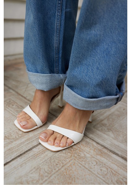 Rojo Kadın Sıyah Cılt Tek Bant Topuklu Sandalet