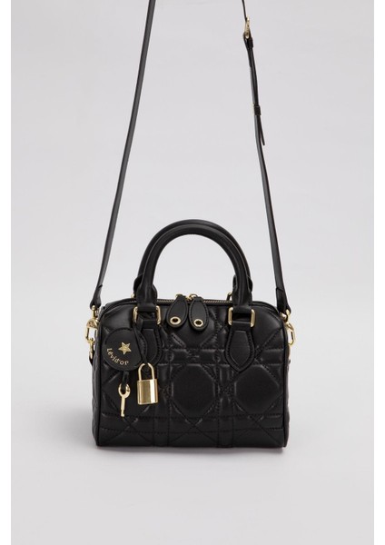 Siyah Yıldız Aksesuar Detaylı El Çantası