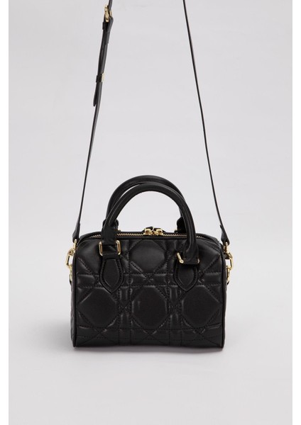 Siyah Yıldız Aksesuar Detaylı El Çantası fırsatları