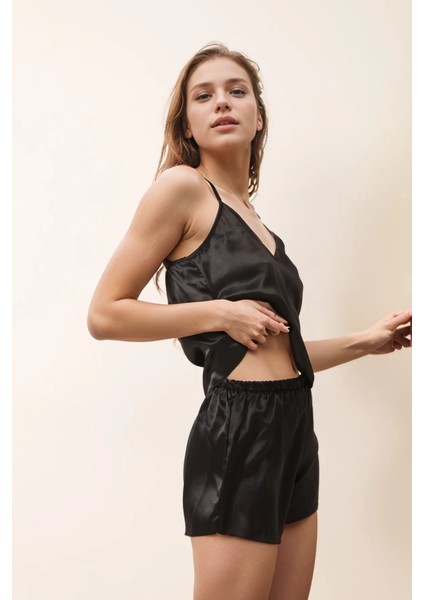 Kadın Giyim Ip Askılı & Şort Ikili Saten Takım LL.S01.EC.001 fırsatları