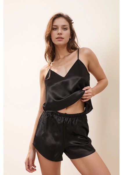 Kadın Giyim Ip Askılı & Şort Ikili Saten Takım LL.S01.EC.001 indirimleri