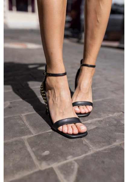 Clement Kadın Siyah Tek Bant Arka Detay Topuklu Sandalet indirimleri