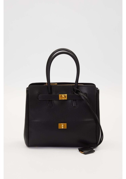 Siyah Deri Aksesuar Detaylı El Çantası