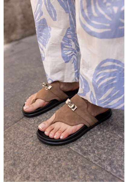 Gilles Kadın Bej Suet Toka Detay Parmak Arasi Terlık indirimleri