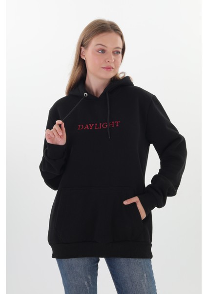Daylıght Unisex Siyah Kapüşonlu Sweatshirt (Kırmızı Nakışlı) Kanguru cep detaylı çiftlere uygun unisex kapşonlu 3 iplik 290 gram şardonlu kumaş indirimleri