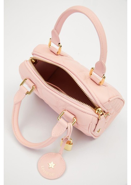 Pembe Kilit Aksesuar Detaylı El Çantası modelleri